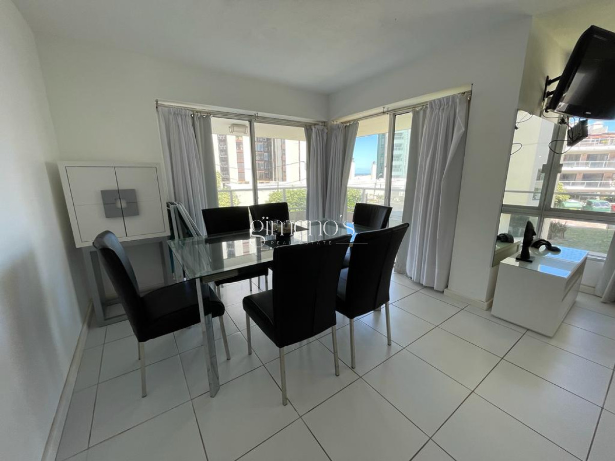 Apartamento ID.1304 - Apartamento en Punta del Este, alquiler, con parrillero propio, mucama y piscina