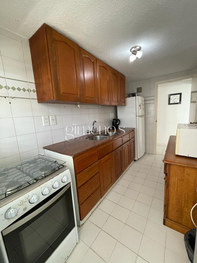 Apartamento ID.1304 - Apartamento en Punta del Este, alquiler, con parrillero propio, mucama y piscina
