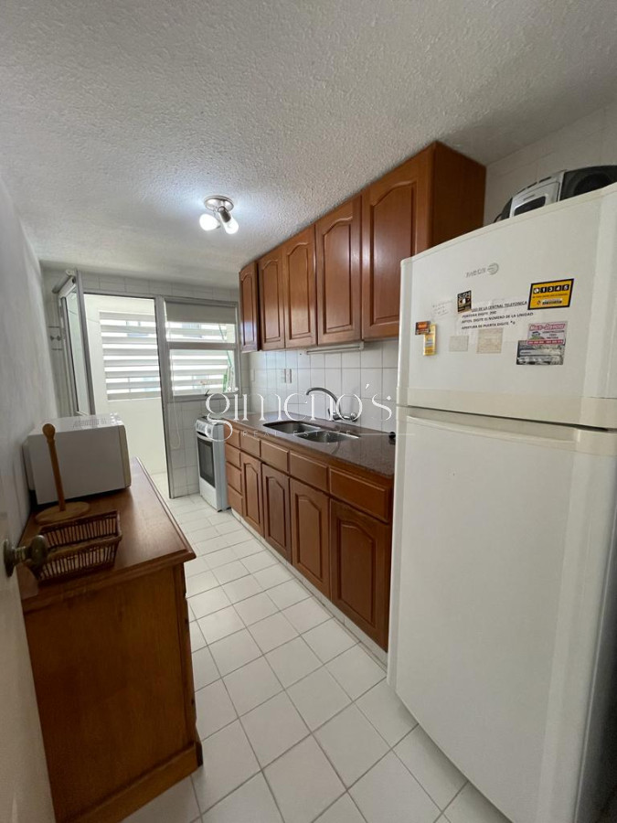 Apartamento ID.1304 - Apartamento en Punta del Este, alquiler, con parrillero propio, mucama y piscina