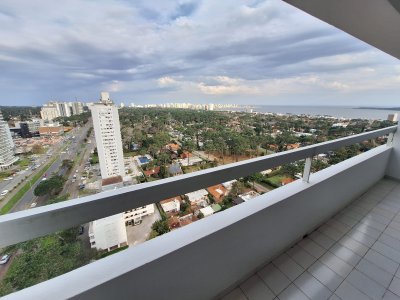 Muy buen apartamento en Roosevelt