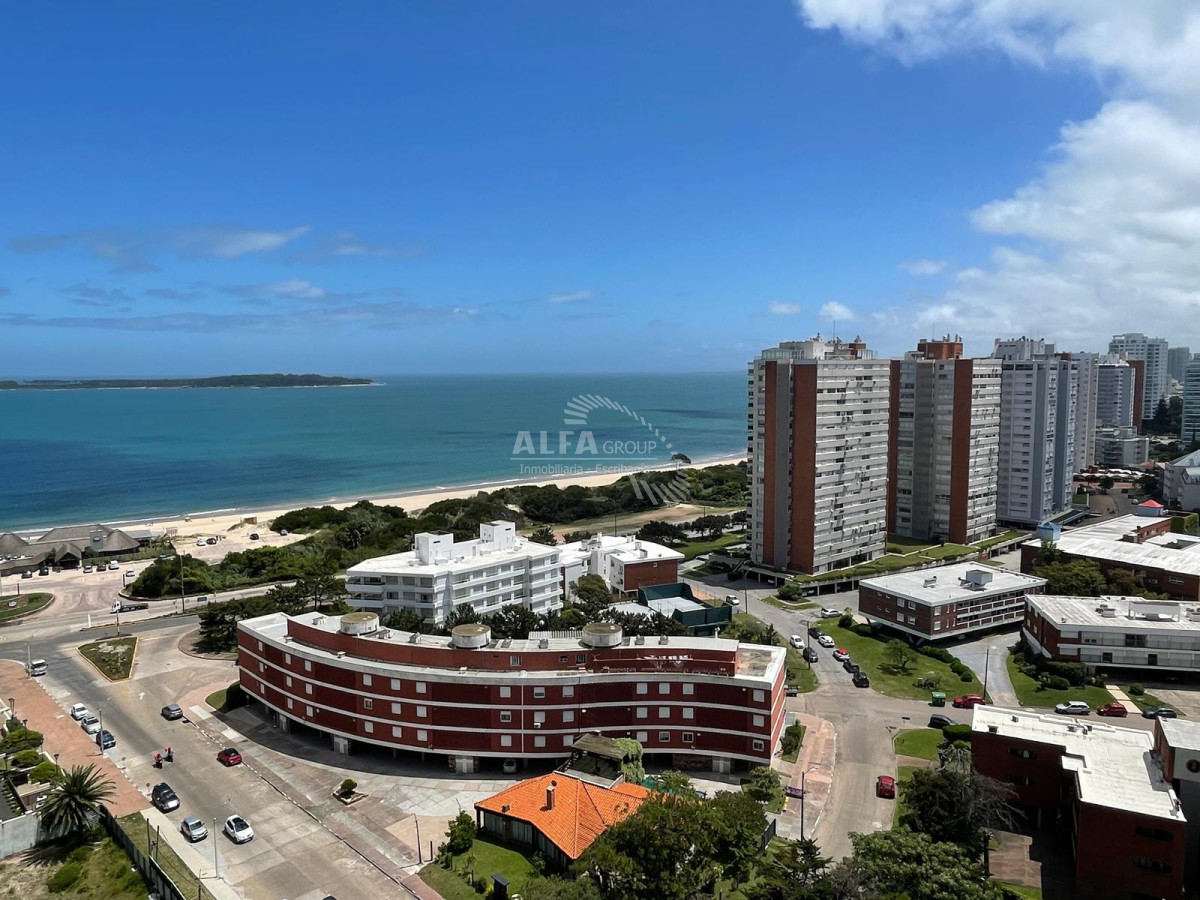 Hermoso apartamento en Playa Mansa 