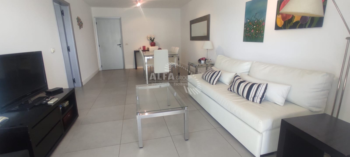 Apartamento en alquiler , Punta del Este, 2 dormitorios con parrilla propia - ALF15A