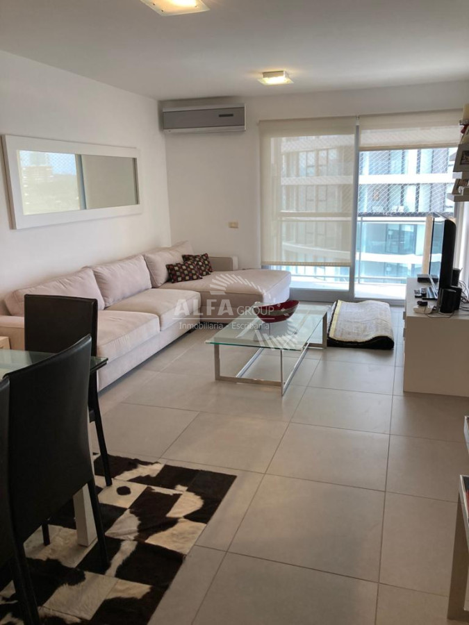 Apartamento en venta y alquiler en Punta del Este, 2 dormitorios con parrillero propio