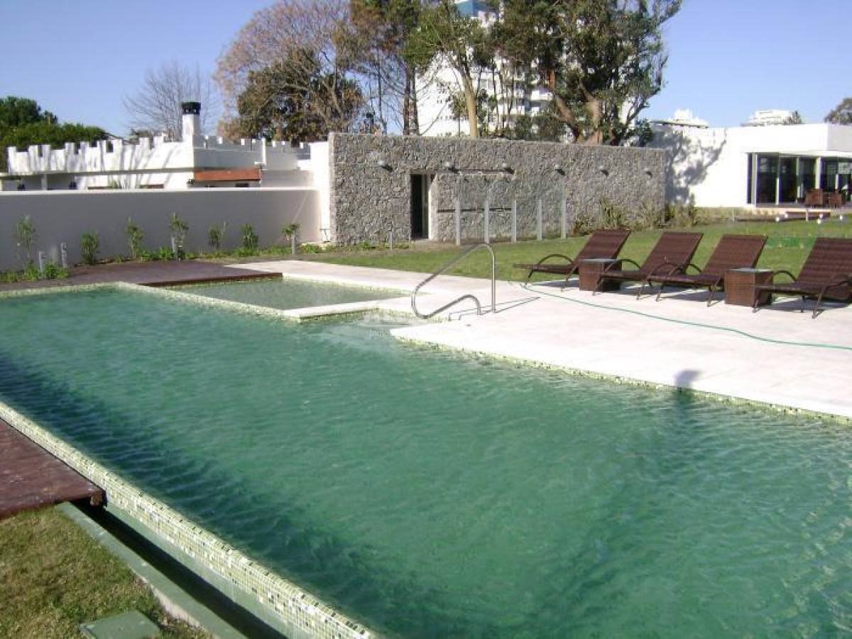 Apartamento ID.3702 - Apartamento en venta en playa mansa, Punta del Este