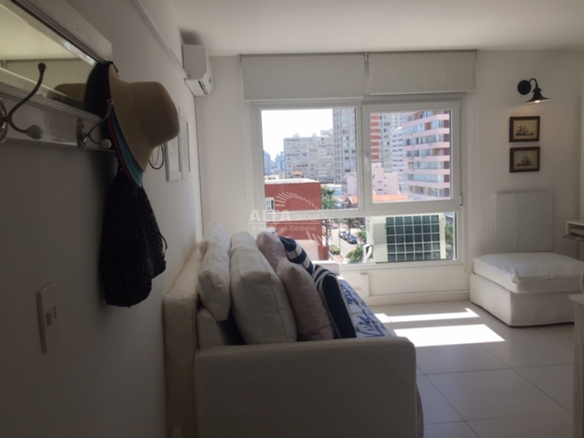 Apartamento ID.2159 - PENINSULA, 2 AMBIENTES CON TODOS LOS SERVICIOS.