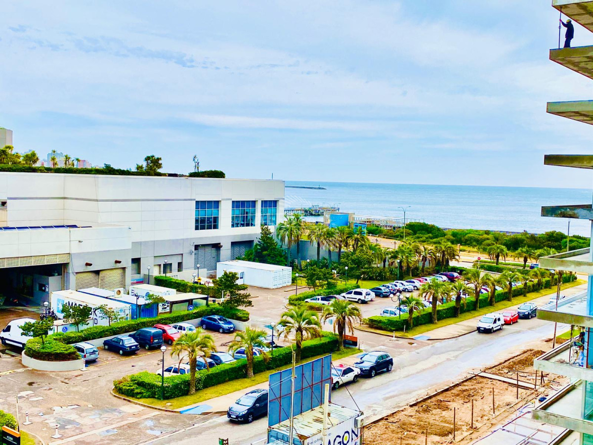 Apartamento ID.2983 - OPORTUNIDAD ! A pasos del mar, 2 dormitorios y dependencia