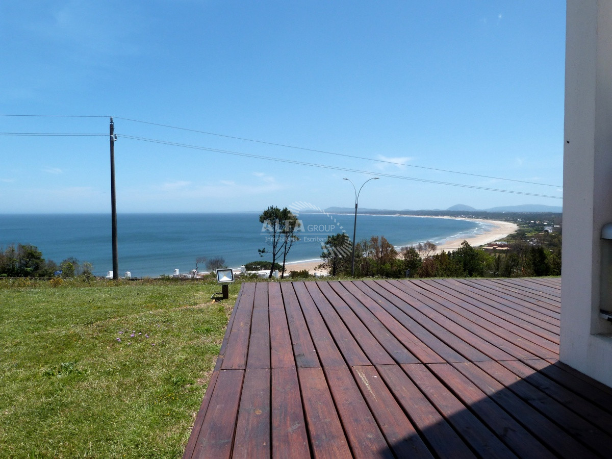 Apartamento ID.2106 - Hermoso Triplex a estrenar en Punta Ballena con vista plena al mar!