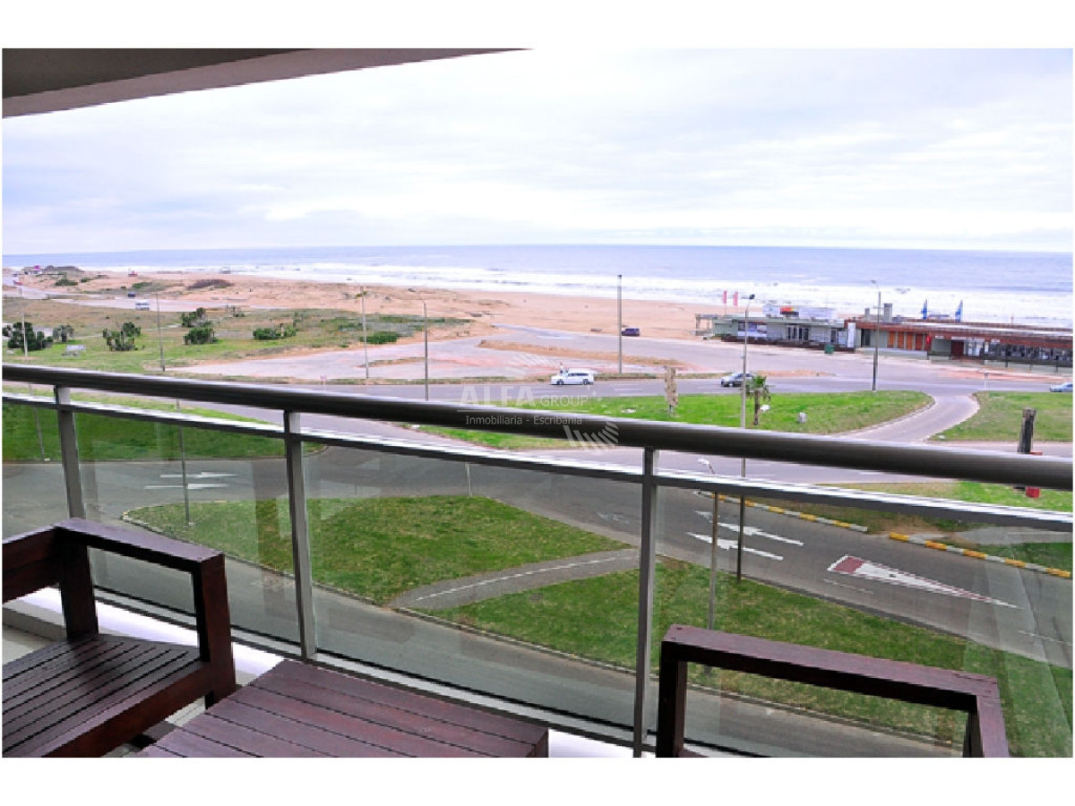 Apartamento ID.1338 - Brava, frente al mar, 3 dormitorios y dependencia