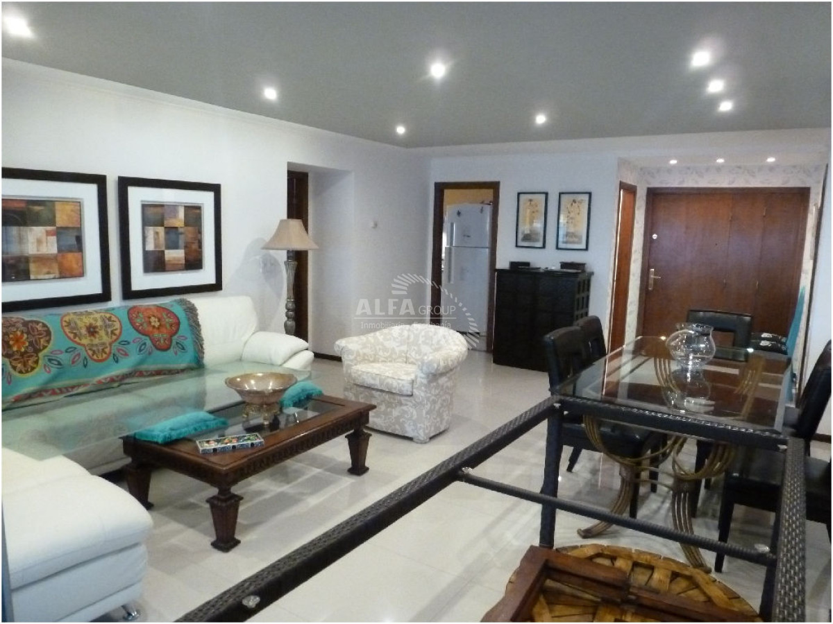 Apartamento ID.646 - Ap. Pent Hause en venta en Punta del Este