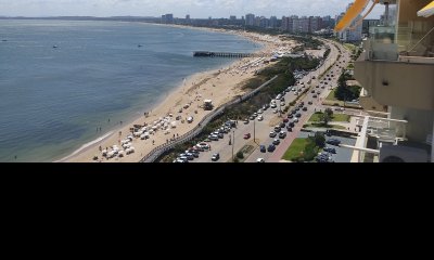 Apartamento frente al mar en Punta del Este, venta,mansa!