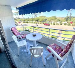 Apartamento en venta en Punta del Este, mansa frente al mar