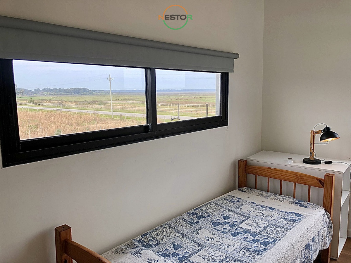Casa ID.5262 - Entorno rural, 1800 m2 de terreno, vistas a lagos, deck , 3 cuartos, suite, para 5, venta, alquiler a 5 minutos del Centro de La Barra. Barrio Privado