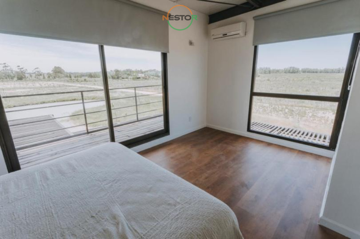 Casa ID.5262 - Entorno rural, 1800 m2 de terreno, vistas a lagos, deck , 3 cuartos, suite, para 5, venta, alquiler a 5 minutos del Centro de La Barra. Barrio Privado