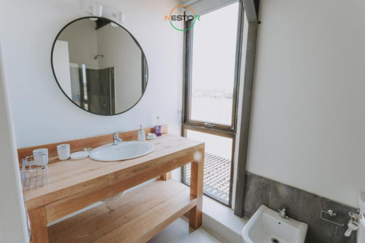 Casa ID.5262 - Entorno rural, 1800 m2 de terreno, vistas a lagos, deck , 3 cuartos, suite, para 5, venta, alquiler a 5 minutos del Centro de La Barra. Barrio Privado