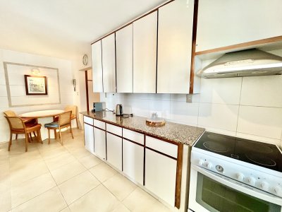 Apartamento ID.2417 - Espectacular planta de 200m2 en venta sobre el mar Punta del Este, Uruguay