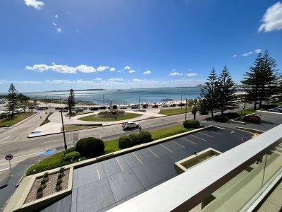 Apartamento ID.2417 - Espectacular planta de 200m2 en venta sobre el mar Punta del Este, Uruguay