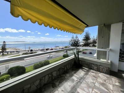 Apartamento ID.2417 - Espectacular planta de 200m2 en venta sobre el mar Punta del Este, Uruguay