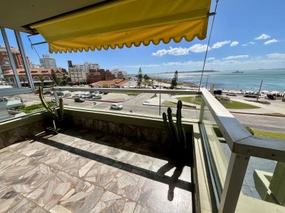 Apartamento ID.2417 - Espectacular planta de 200m2 en venta sobre el mar Punta del Este, Uruguay
