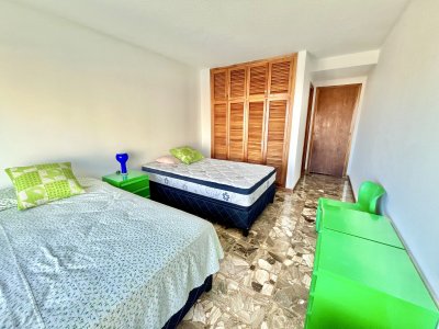 Apartamento ID.2417 - Espectacular planta de 200m2 en venta sobre el mar Punta del Este, Uruguay