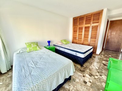 Apartamento ID.2417 - Espectacular planta de 200m2 en venta sobre el mar Punta del Este, Uruguay