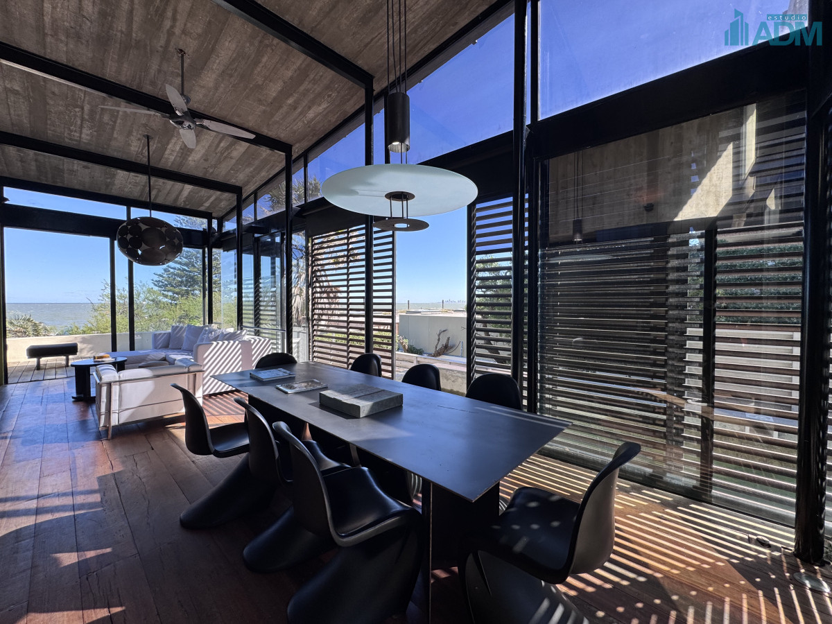 Casa ID.2432 - Casa venta 3 dormitorios y servicio, pileta, La Barra, Uruguay