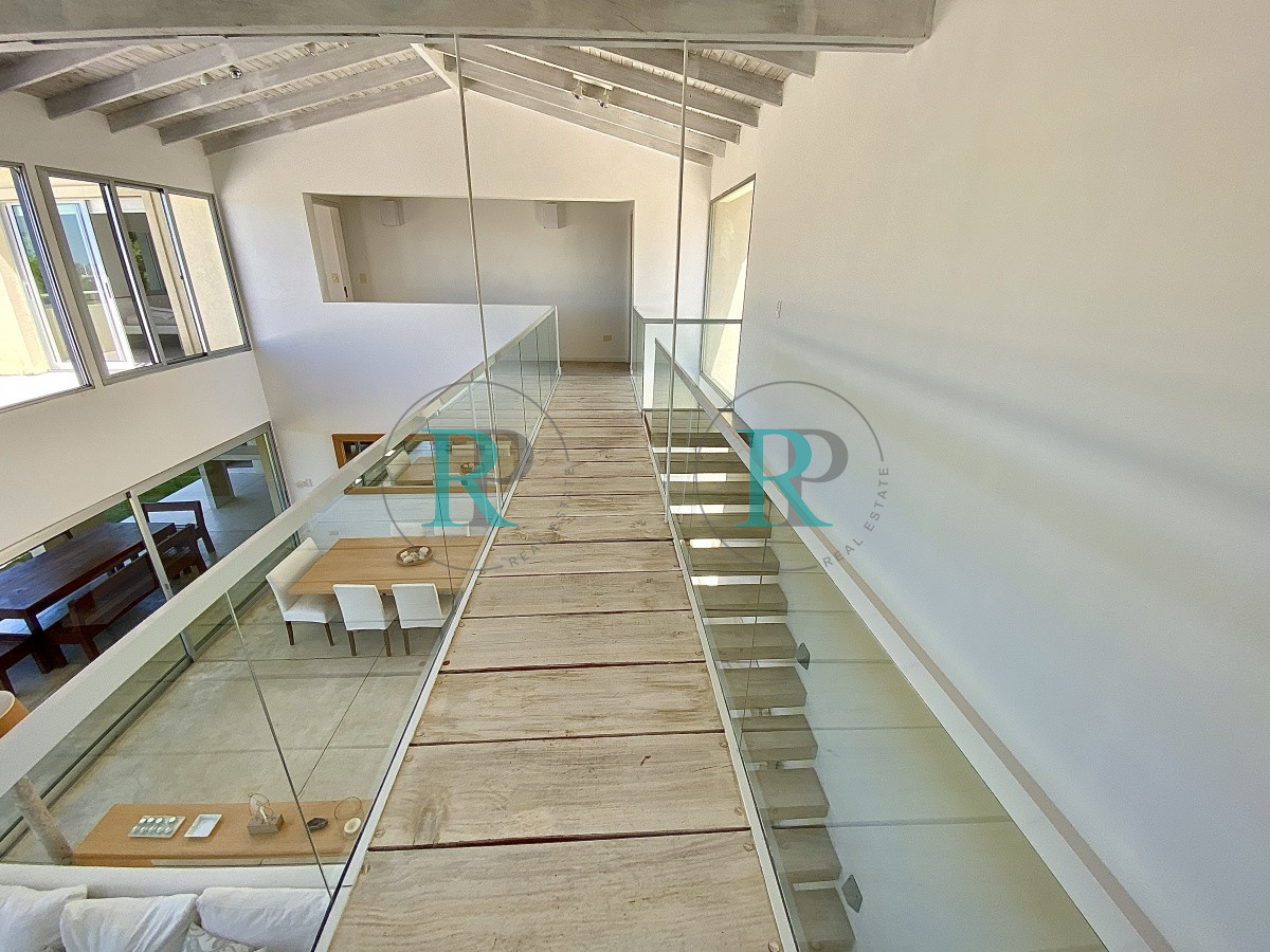 Casa ID.2534 - Venta de casa de cuatro dormitorios en Laguna Blanca, Manantiales, Uruguay