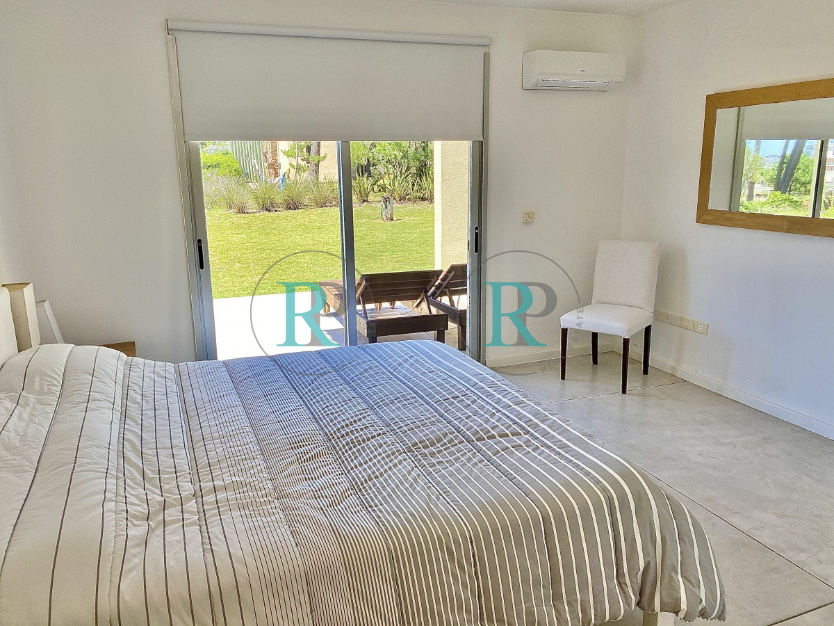 Casa ID.2534 - Venta de casa de cuatro dormitorios en Laguna Blanca, Manantiales, Uruguay