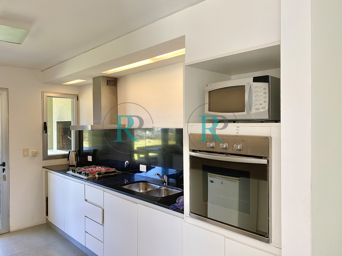 Casa ID.2534 - Venta de casa de cuatro dormitorios en Laguna Blanca, Manantiales, Uruguay