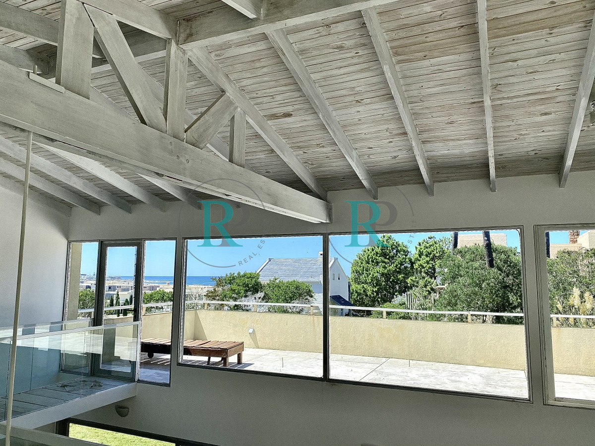 Casa ID.2534 - Venta de casa de cuatro dormitorios en Laguna Blanca, Manantiales, Uruguay