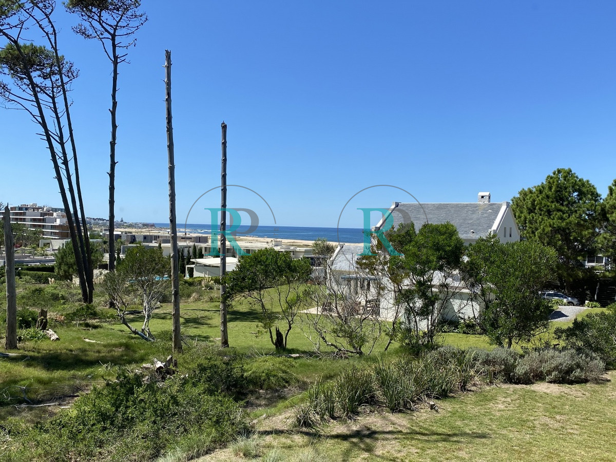 Casa ID.2534 - Venta de casa de cuatro dormitorios en Laguna Blanca, Manantiales, Uruguay