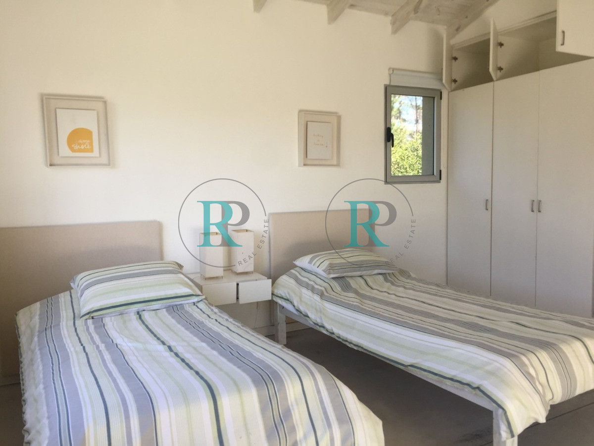 Casa ID.2534 - Venta de casa de cuatro dormitorios en Laguna Blanca, Manantiales, Uruguay