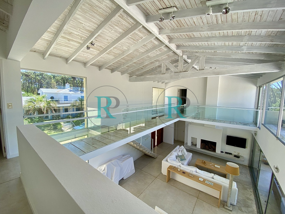 Casa ID.2534 - Venta de casa de cuatro dormitorios en Laguna Blanca, Manantiales, Uruguay