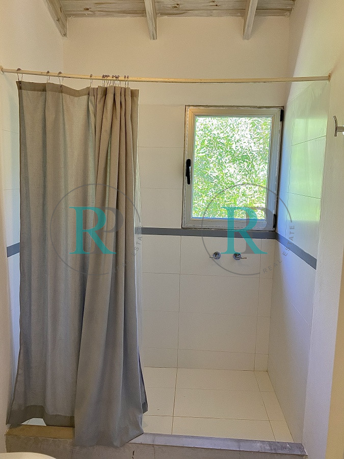 Casa ID.2534 - Venta de casa de cuatro dormitorios en Laguna Blanca, Manantiales, Uruguay