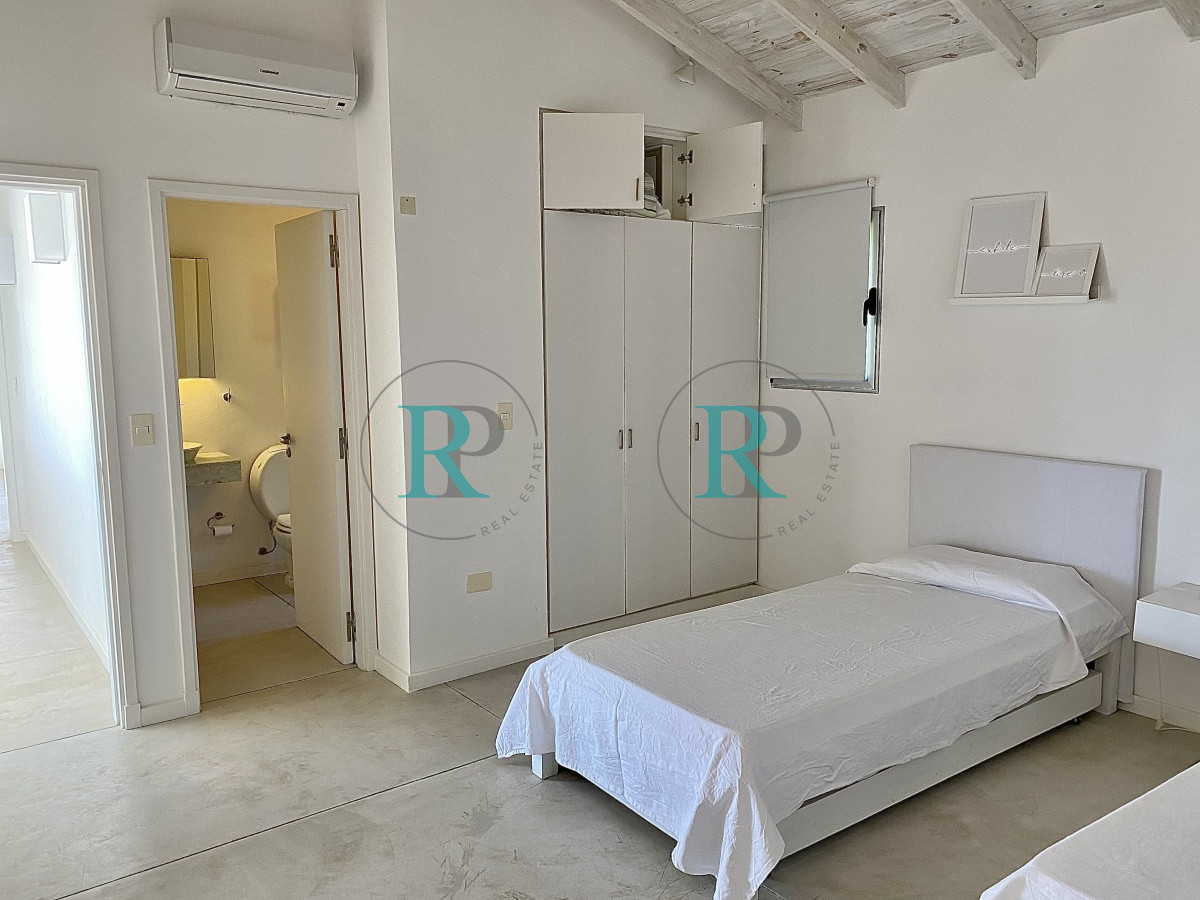 Casa ID.2534 - Venta de casa de cuatro dormitorios en Laguna Blanca, Manantiales, Uruguay