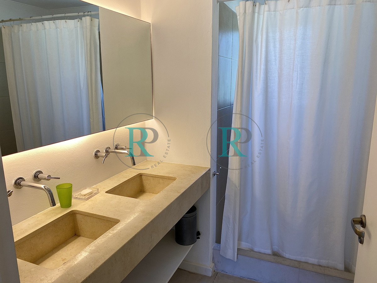 Casa ID.2534 - Venta de casa de cuatro dormitorios en Laguna Blanca, Manantiales, Uruguay