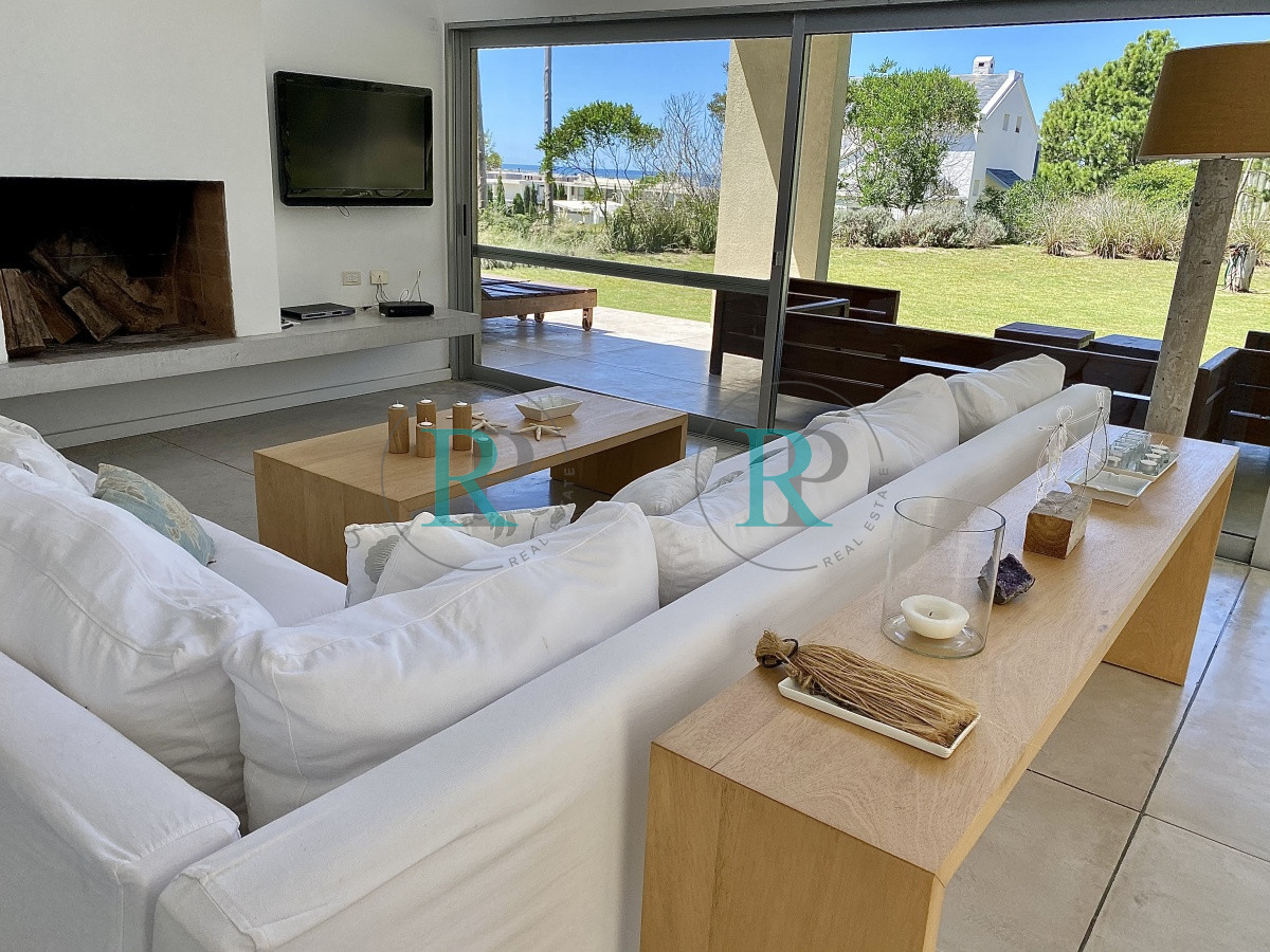 Casa ID.2534 - Venta de casa de cuatro dormitorios en Laguna Blanca, Manantiales, Uruguay