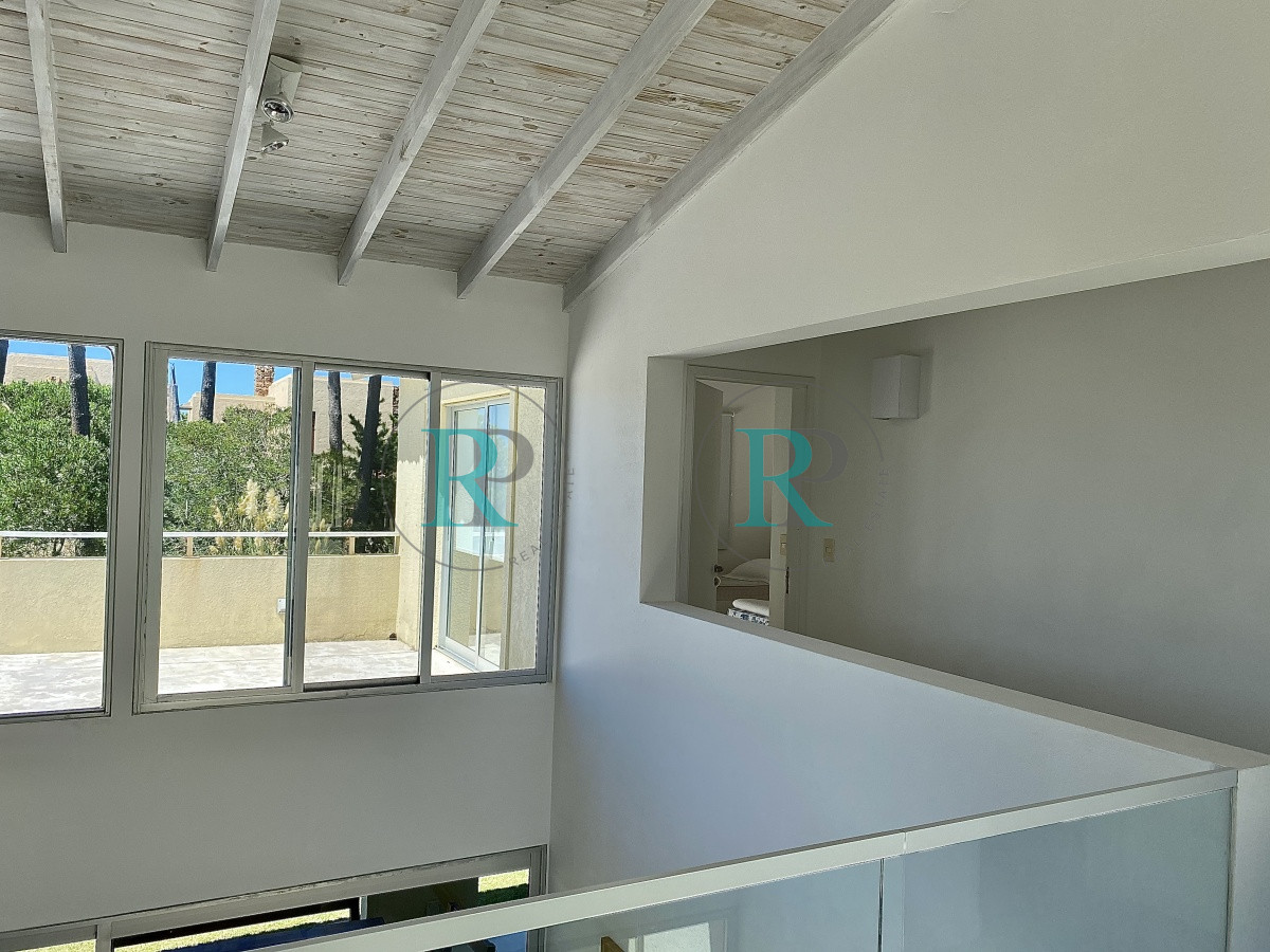 Casa ID.2534 - Venta de casa de cuatro dormitorios en Laguna Blanca, Manantiales, Uruguay