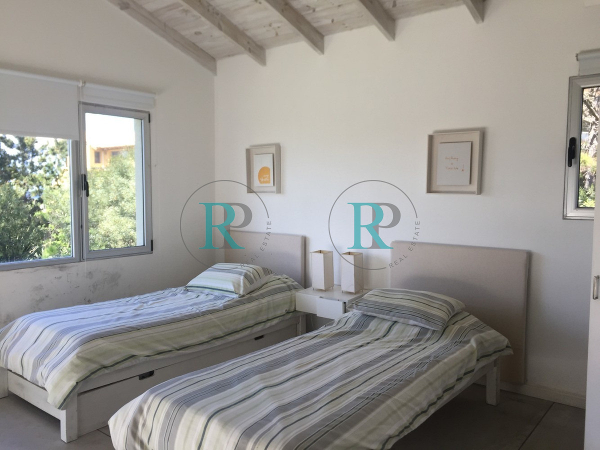 Casa ID.2534 - Venta de casa de cuatro dormitorios en Laguna Blanca, Manantiales, Uruguay