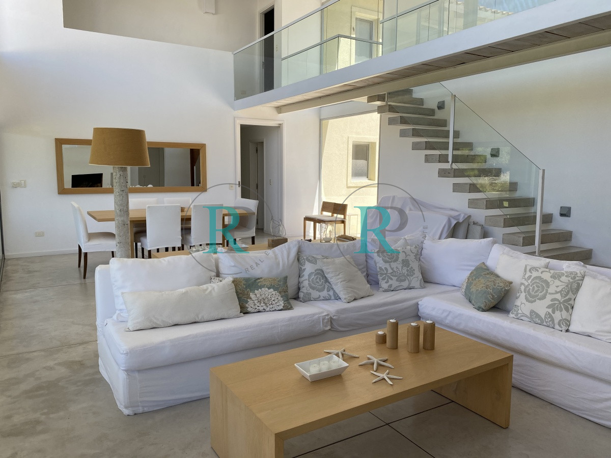 Casa ID.2534 - Venta de casa de cuatro dormitorios en Laguna Blanca, Manantiales, Uruguay