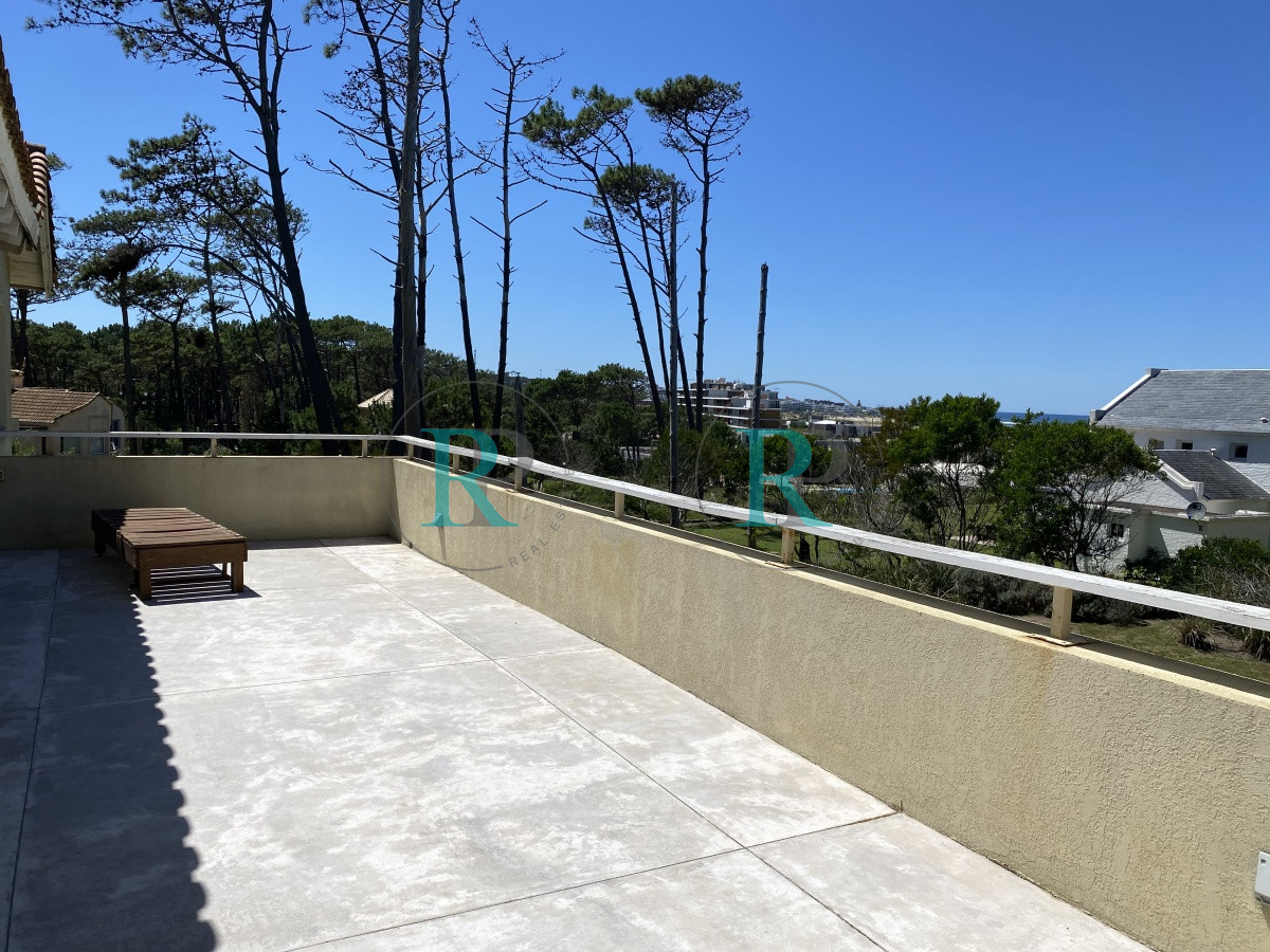 Casa ID.2534 - Venta de casa de cuatro dormitorios en Laguna Blanca, Manantiales, Uruguay