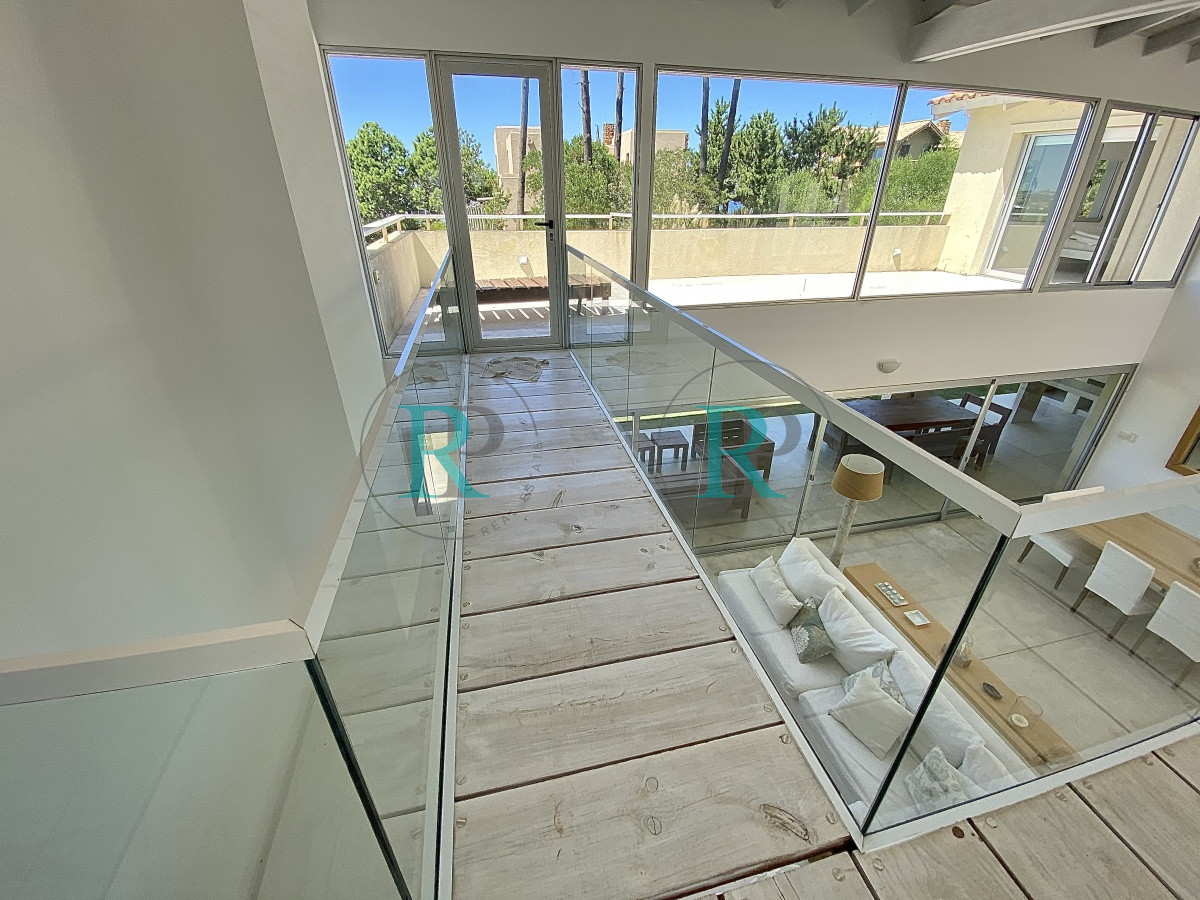 Casa ID.2534 - Venta de casa de cuatro dormitorios en Laguna Blanca, Manantiales, Uruguay