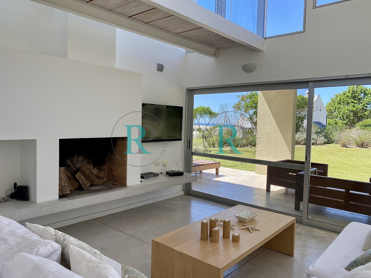 Casa ID.2534 - Venta de casa de cuatro dormitorios en Laguna Blanca, Manantiales, Uruguay