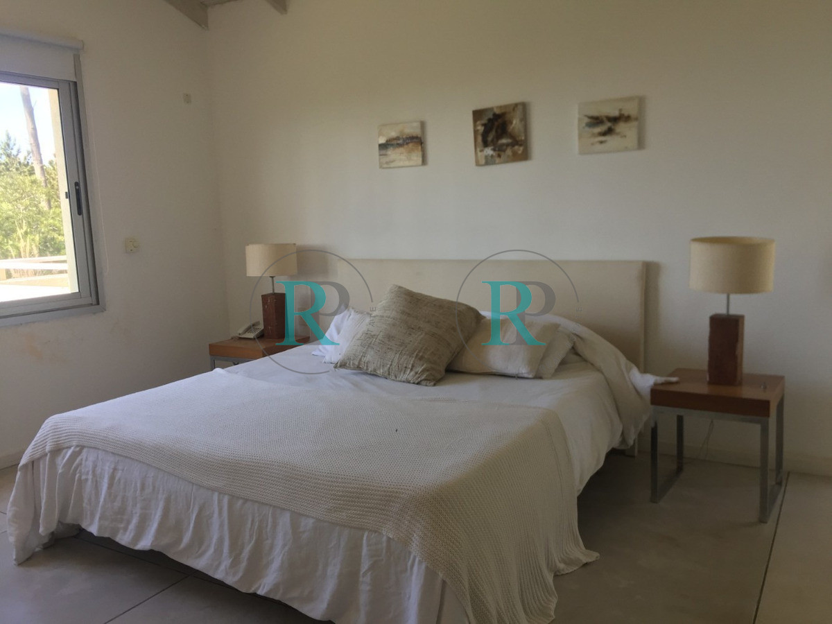 Casa ID.2534 - Venta de casa de cuatro dormitorios en Laguna Blanca, Manantiales, Uruguay