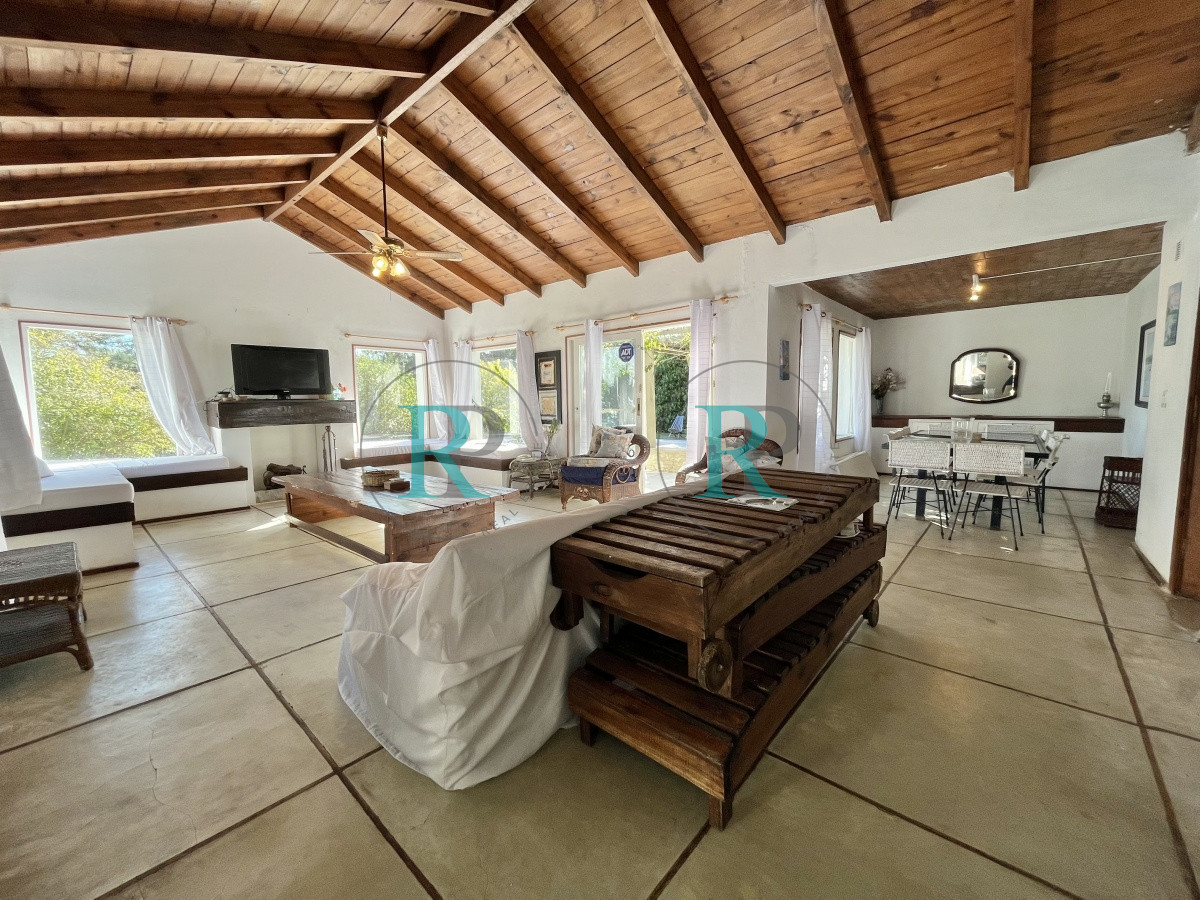Casa ID.778 - Amplia casa en venta en La Barra, Uruguay