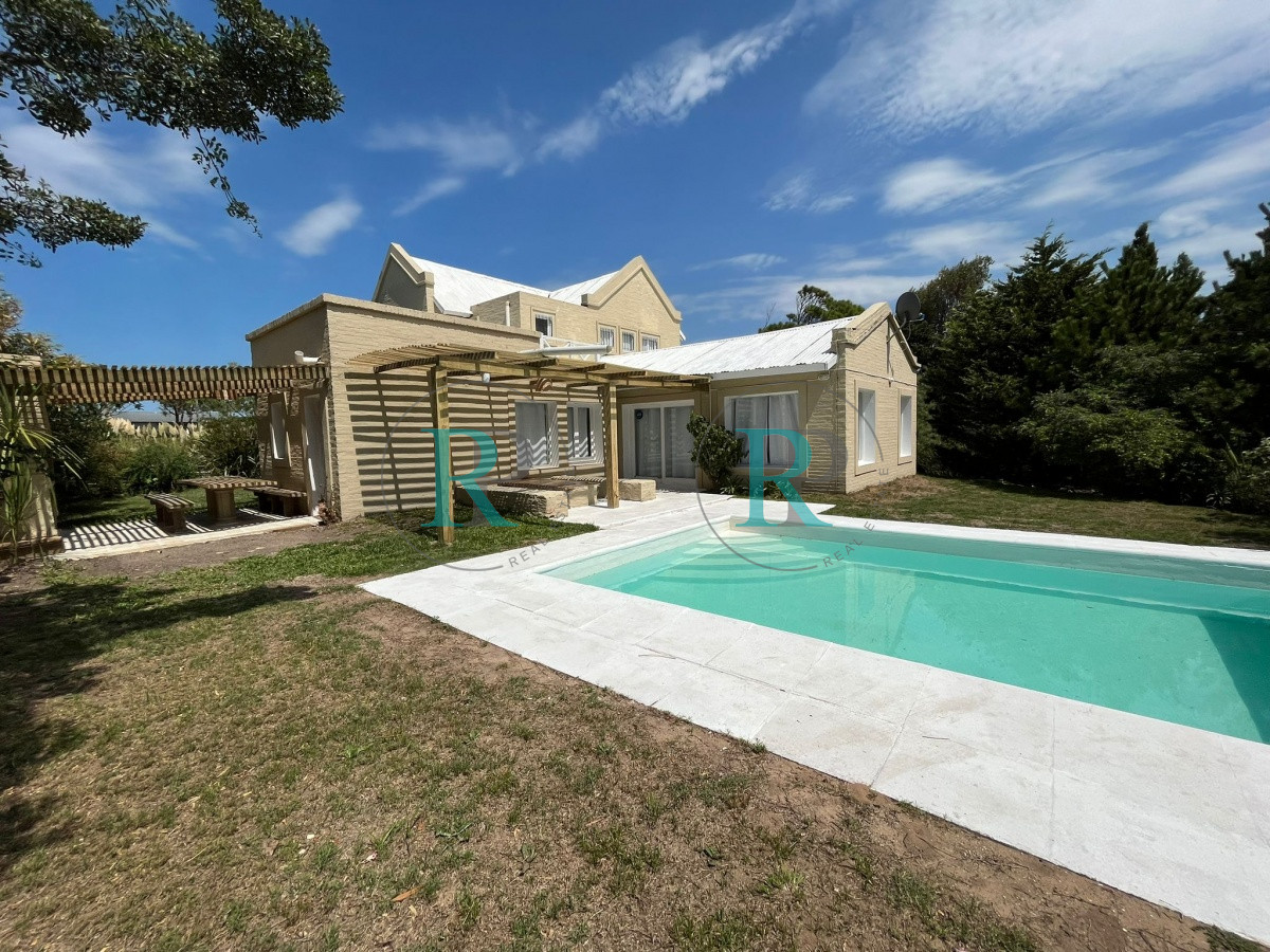 Casa ID.778 - Amplia casa en venta en La Barra, Uruguay