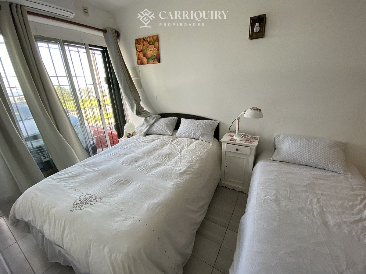 Apartamento ID.9928/Moderno-Apartamento-de-Tres-Dormitorios-en-Primera-Linea,-Playa-Brava - Puerto del Buceo, 3 cuartos, 2 suites, servicio, jardin, vista veleros.