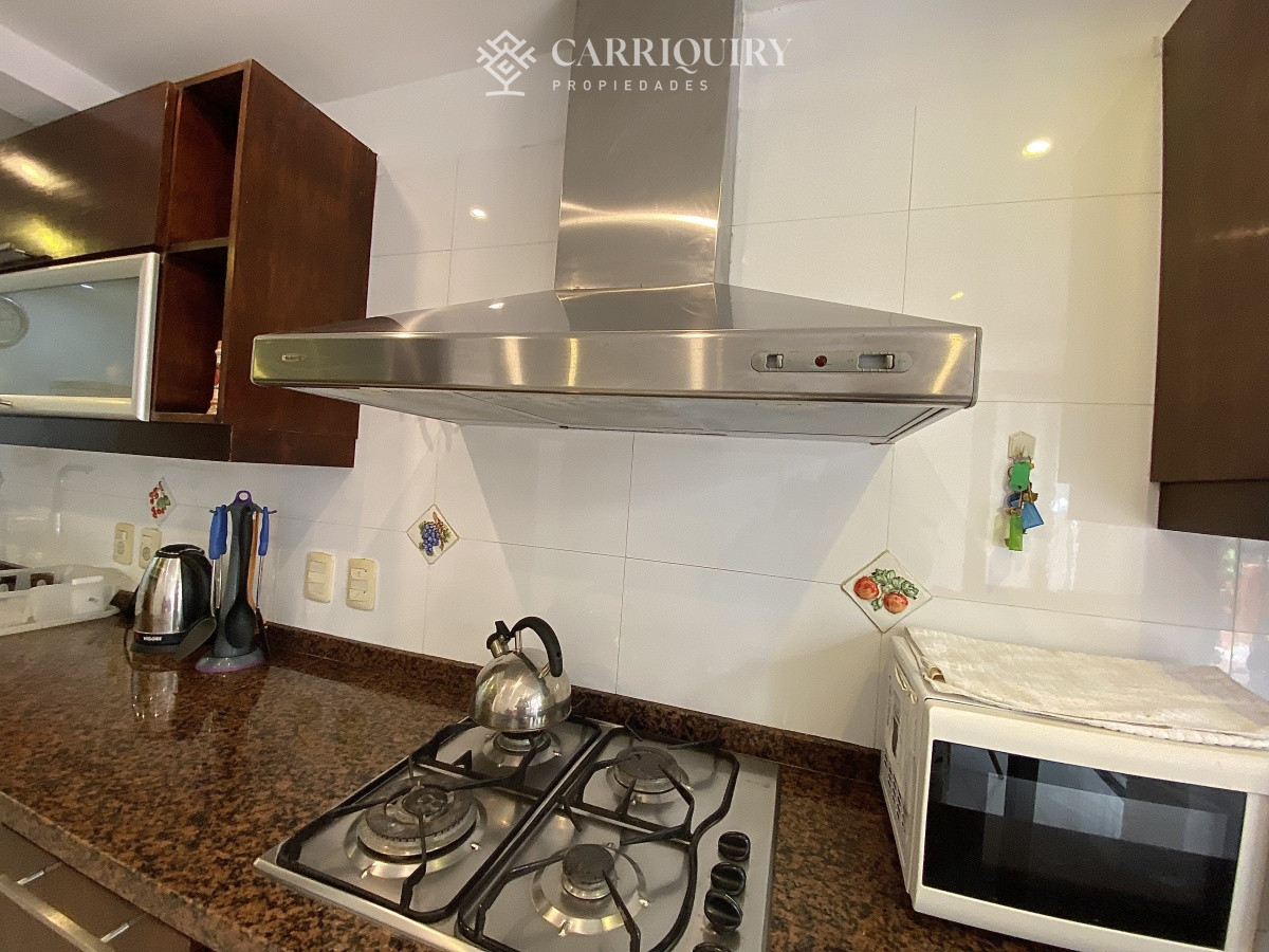 Apartamento ID.9928/Moderno-Apartamento-de-Tres-Dormitorios-en-Primera-Linea,-Playa-Brava - Puerto del Buceo, 3 cuartos, 2 suites, servicio, jardin, vista veleros.