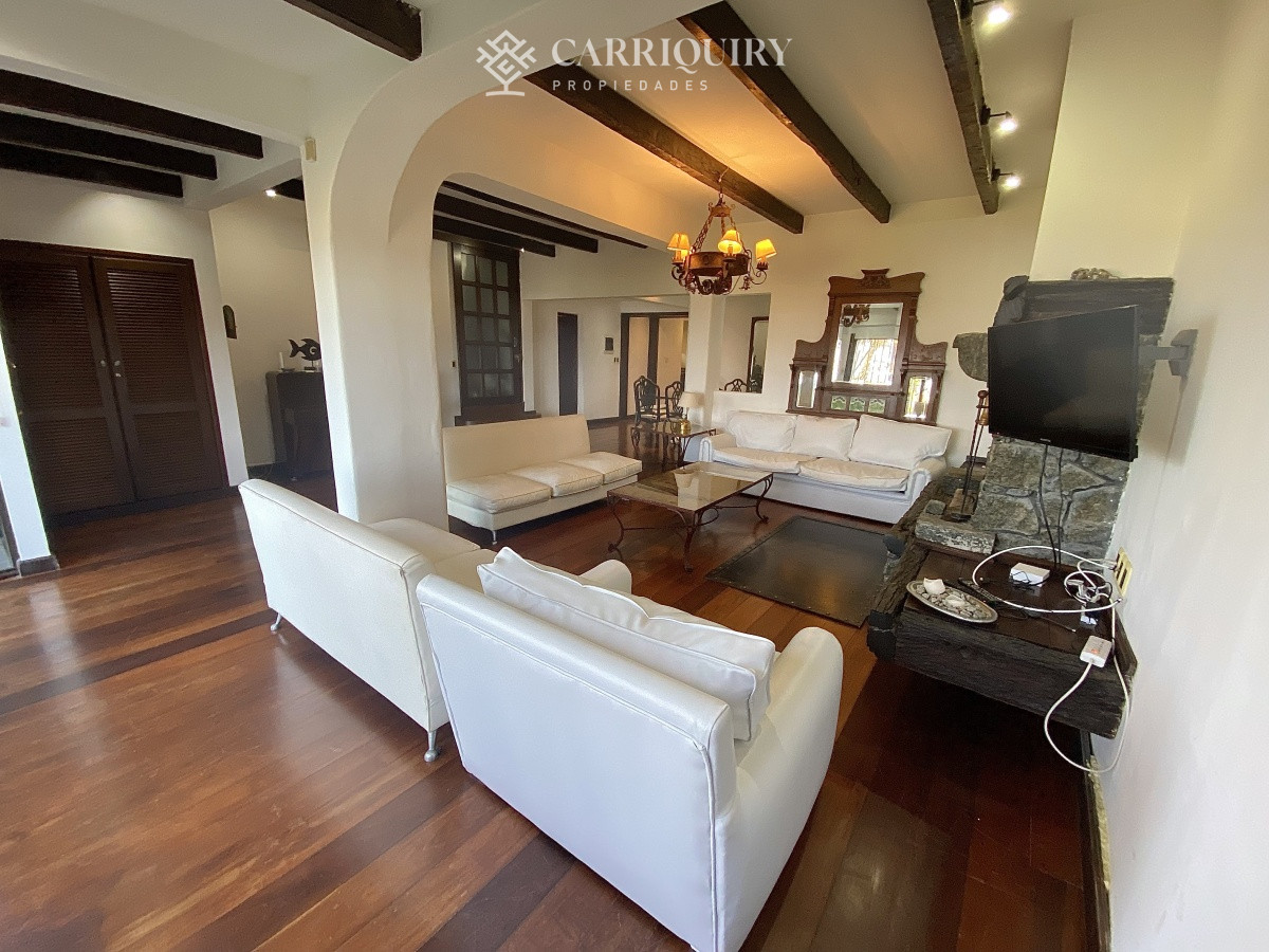 Apartamento ID.9928/Moderno-Apartamento-de-Tres-Dormitorios-en-Primera-Linea,-Playa-Brava - Puerto del Buceo, 3 cuartos, 2 suites, servicio, jardin, vista veleros.