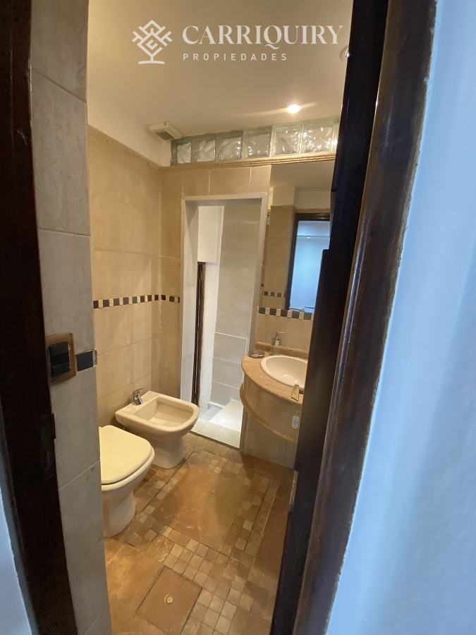 Apartamento ID.9928/Moderno-Apartamento-de-Tres-Dormitorios-en-Primera-Linea,-Playa-Brava - Puerto del Buceo, 3 cuartos, 2 suites, servicio, jardin, vista veleros.