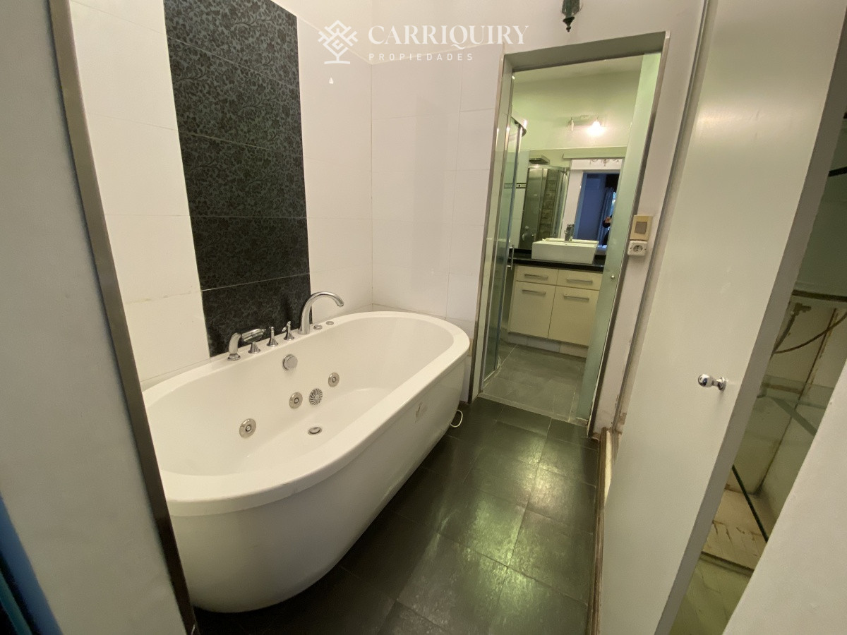 Apartamento ID.9928/Moderno-Apartamento-de-Tres-Dormitorios-en-Primera-Linea,-Playa-Brava - Puerto del Buceo, 3 cuartos, 2 suites, servicio, jardin, vista veleros.